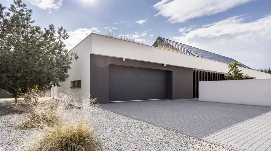 A Guide To Building A Garage In 2025